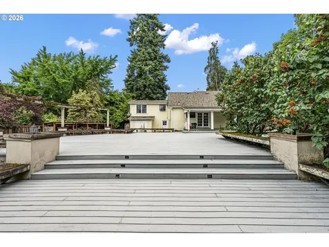 274 S Garden Way Eugene OR 97401