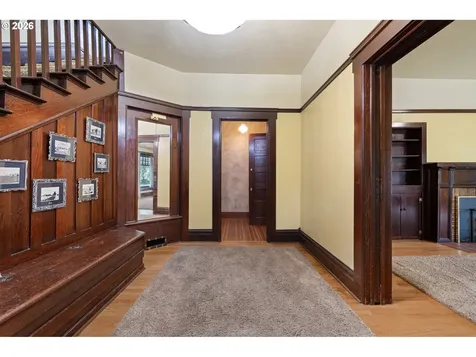 274 S Garden Way Eugene OR 97401