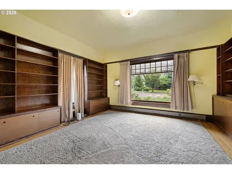 274 S Garden Way Eugene OR 97401