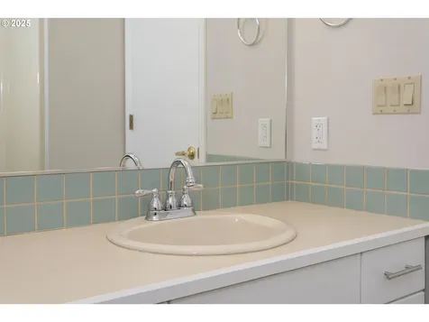 3208 SE 153rd Avenue Vancouver WA 98683