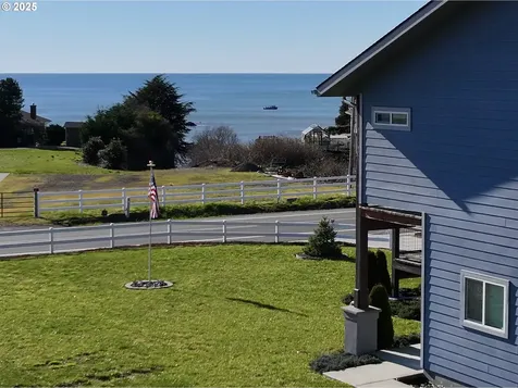 15289 Oceanview Drive Brookings OR 97415