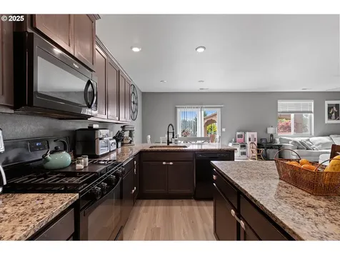 1506 W 12th Street La Center WA 98629