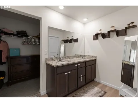 1506 W 12th Street La Center WA 98629