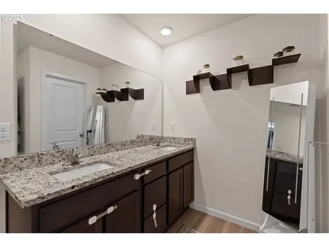 1506 W 12th Street La Center WA 98629