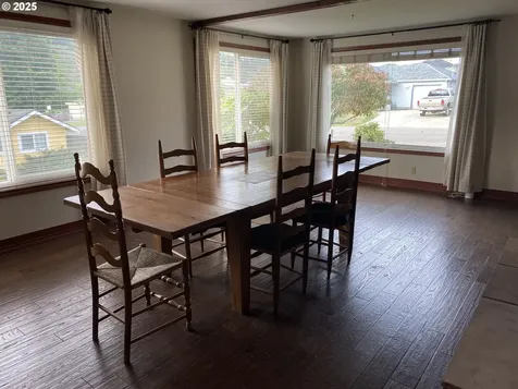 245 S 18th Street Reedsport OR 97467
