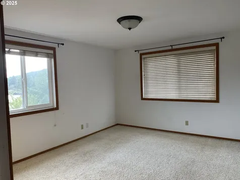 245 S 18th Street Reedsport OR 97467