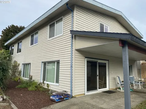 245 S 18th Street Reedsport OR 97467
