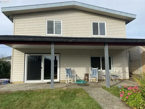 245 S 18th Street Reedsport OR 97467