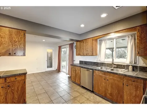 882 NE Donelson Road Hillsboro OR 97124
