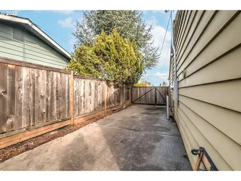 882 NE Donelson Road Hillsboro OR 97124