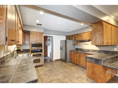 882 NE Donelson Road Hillsboro OR 97124