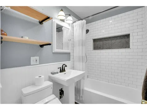 11446 NE San Rafael Street Portland OR 97220
