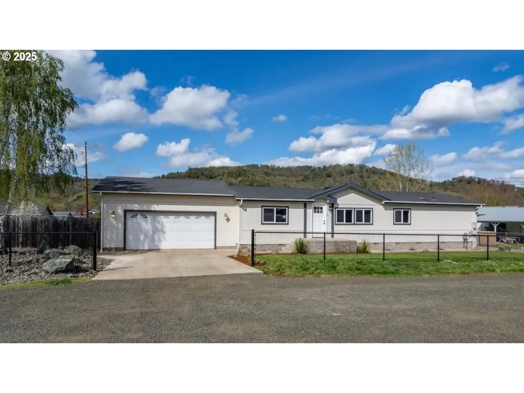 601 Little Valley Road Roseburg OR 97471