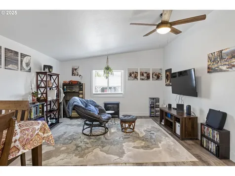 601 Little Valley Road Roseburg OR 97471