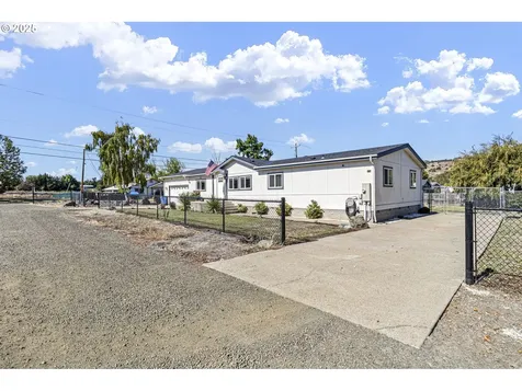 601 Little Valley Road Roseburg OR 97471