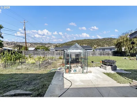 601 Little Valley Road Roseburg OR 97471