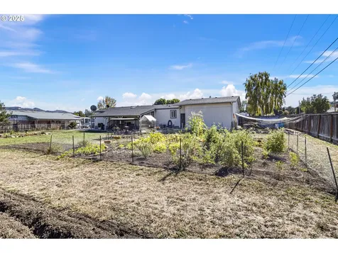 601 Little Valley Road Roseburg OR 97471