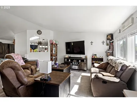 601 Little Valley Road Roseburg OR 97471
