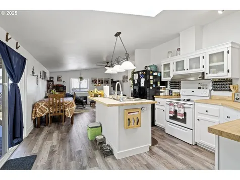 601 Little Valley Road Roseburg OR 97471