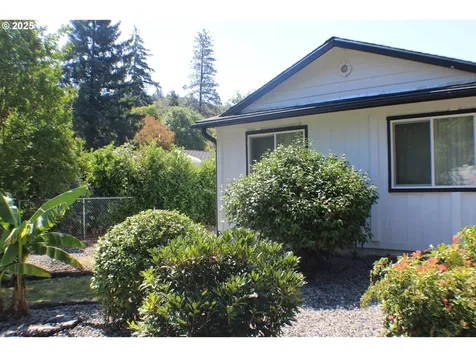 271 Sunset Drive Canyonville OR 97417