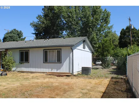 271 Sunset Drive Canyonville OR 97417