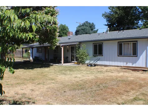 271 Sunset Drive Canyonville OR 97417