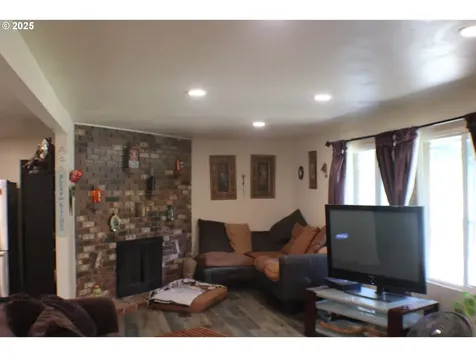 271 Sunset Drive Canyonville OR 97417