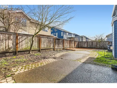 286 N Royal Oak Street Newberg OR 97132