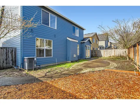 286 N Royal Oak Street Newberg OR 97132