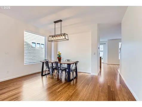 286 N Royal Oak Street Newberg OR 97132