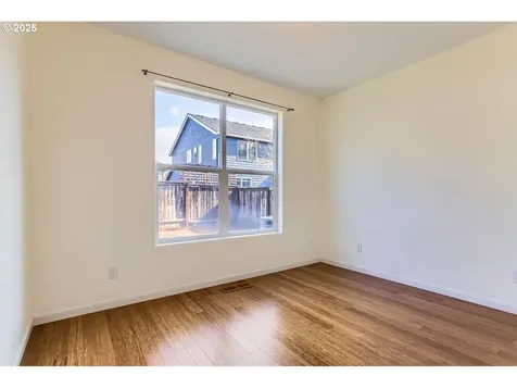 286 N Royal Oak Street Newberg OR 97132