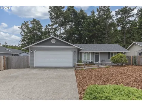 3 Park Village Drive Florence OR 97439