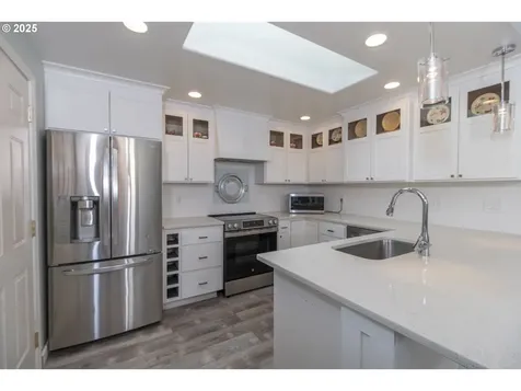3 Park Village Drive Florence OR 97439