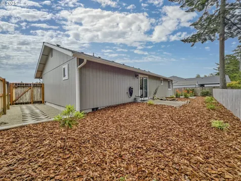 3 Park Village Drive Florence OR 97439
