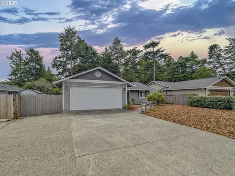 3 Park Village Drive Florence OR 97439