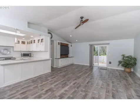 3 Park Village Drive Florence OR 97439