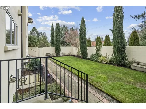 450 NE 32nd Avenue Portland OR 97232