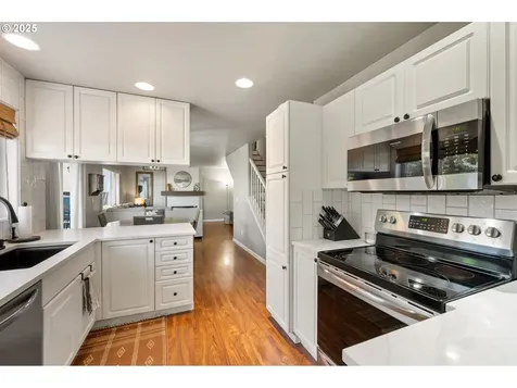 1742 SW Sturges Lane Troutdale OR 97060