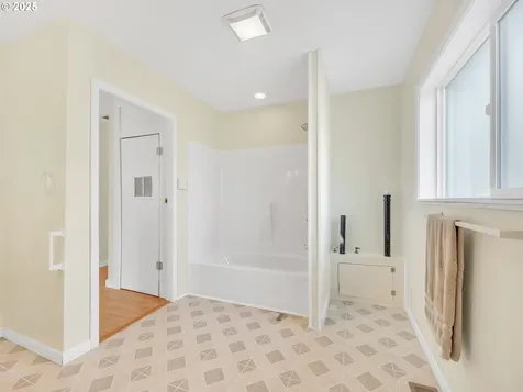 125 SW Cedar Avenue Warrenton OR 97146