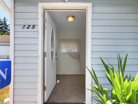 125 SW Cedar Avenue Warrenton OR 97146