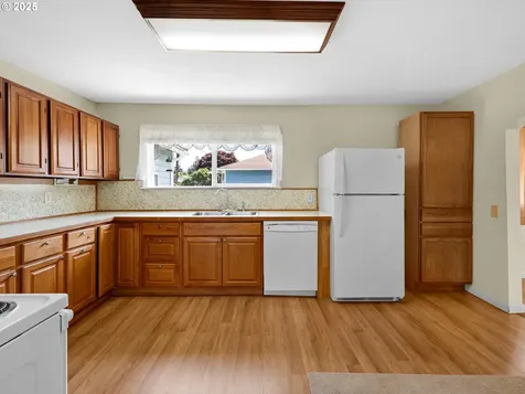 125 SW Cedar Avenue Warrenton OR 97146