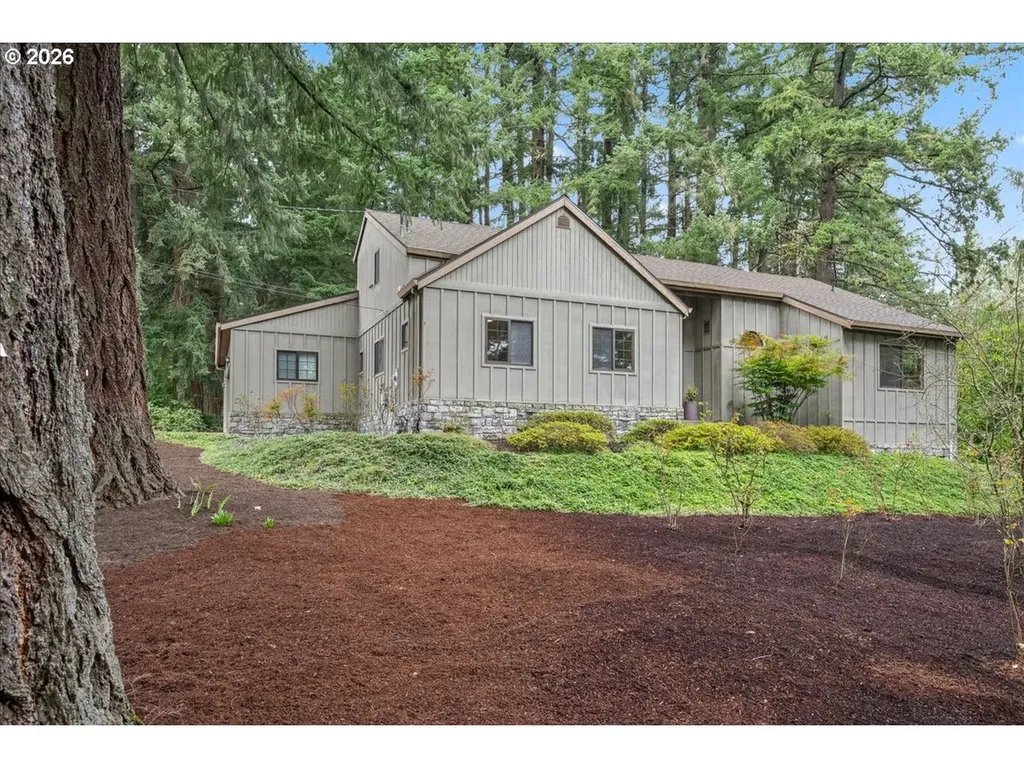 8835 SW Washington Drive Portland OR 97223