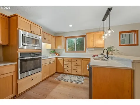 8835 SW Washington Drive Portland OR 97223