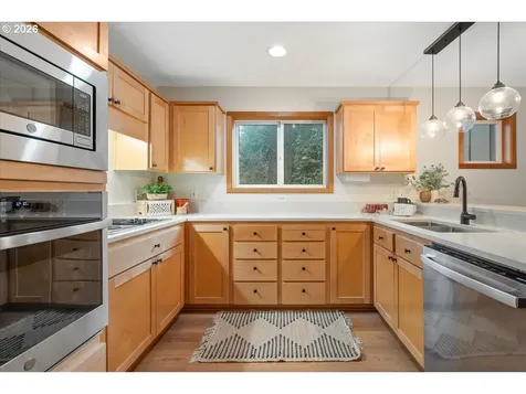 8835 SW Washington Drive Portland OR 97223