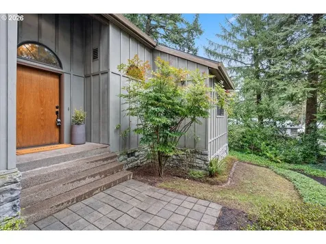 8835 SW Washington Drive Portland OR 97223