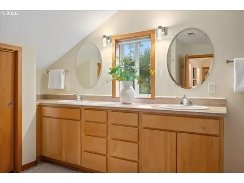 8835 SW Washington Drive Portland OR 97223