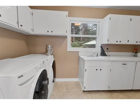 3080 NW Kingston Way Albany OR 97321