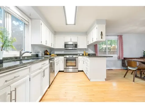 11178 SE Cranberry Loop Clackamas OR 97015