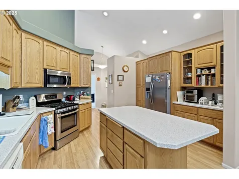 1732 E Sixth Avenue Sutherlin OR 97479
