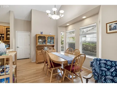 1732 E Sixth Avenue Sutherlin OR 97479